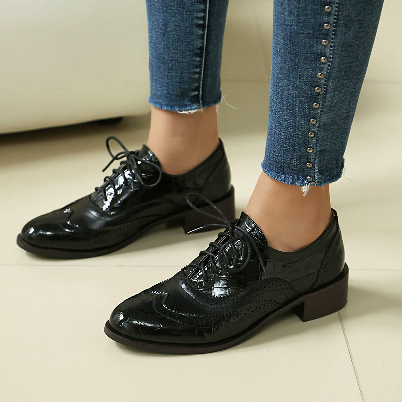 Женские туфли-оксфорды с принт – обзор и цена Patent Leather Oxford